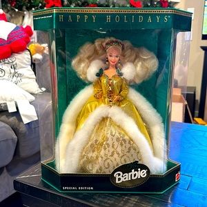 RARE!!!! Vintage Happy Holidays 1994 Barbie Doll- Christmas